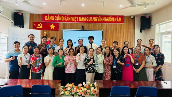 THẦN ĐỒNG VIỆT ÚC ĐỒNG HÀNH BỒI DƯỠNG NĂNG LỰC TIẾNG ANH CHO 33 GIÁO VIÊN TRƯỜNG TIỂU HỌC TRẦN VĂN ƠN - Phường Đông Hưng Thuận, Hồ Chí Minh